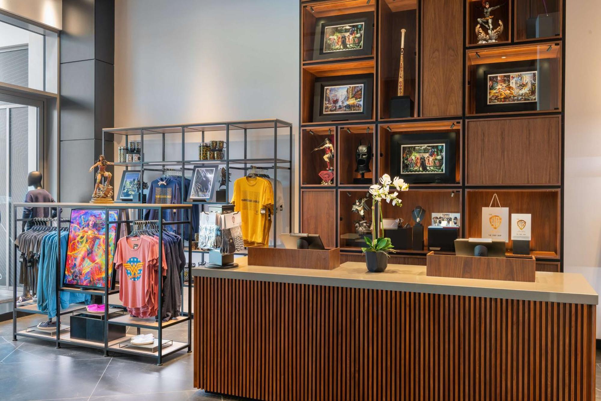 The Wb Abu Dhabi, Curio Collection By Hilton Hotel Exterior photo The Museum Shop